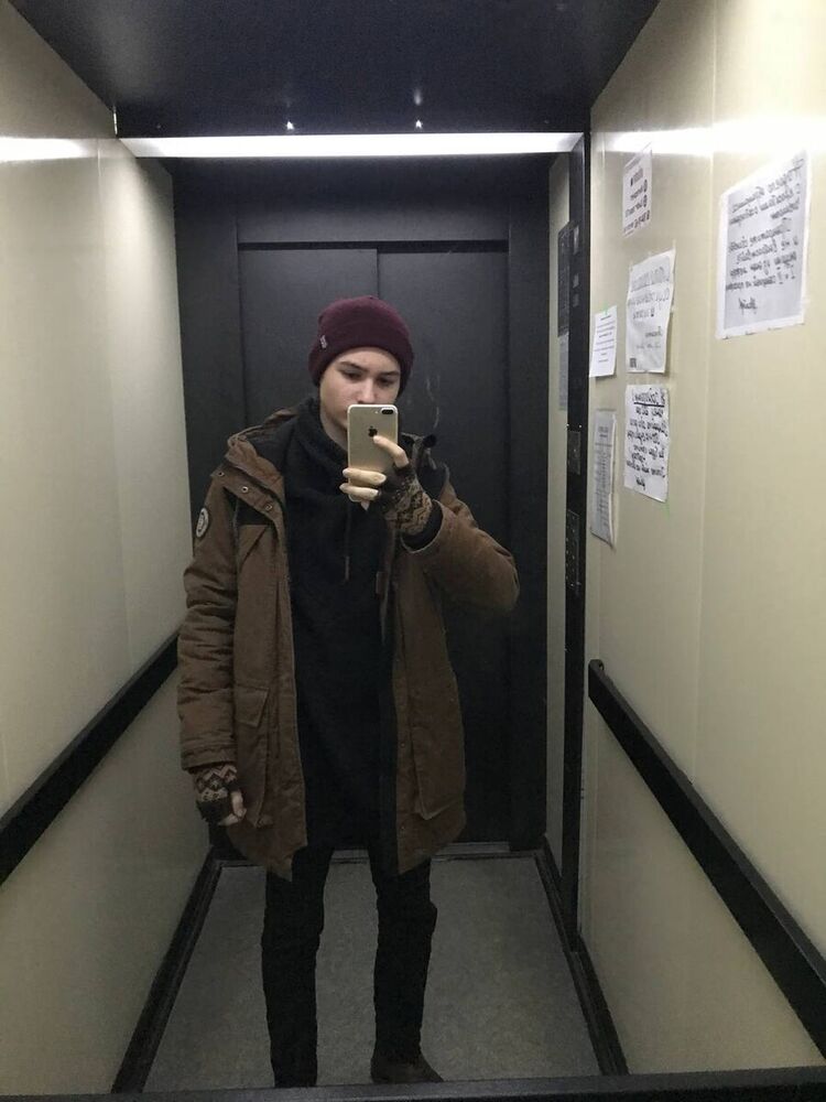  22256845  Vovchik, 24 ,    