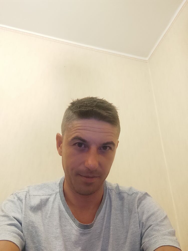  33369225  Michael, 42 ,    -