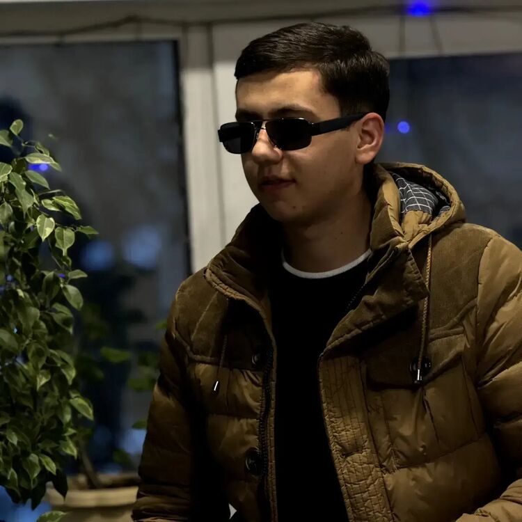 ,   Superchelov, 20 ,   ,   