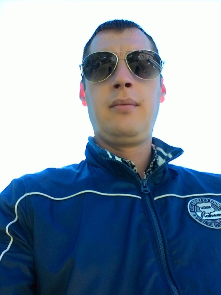  9833035  Aleksei, 30 ,    