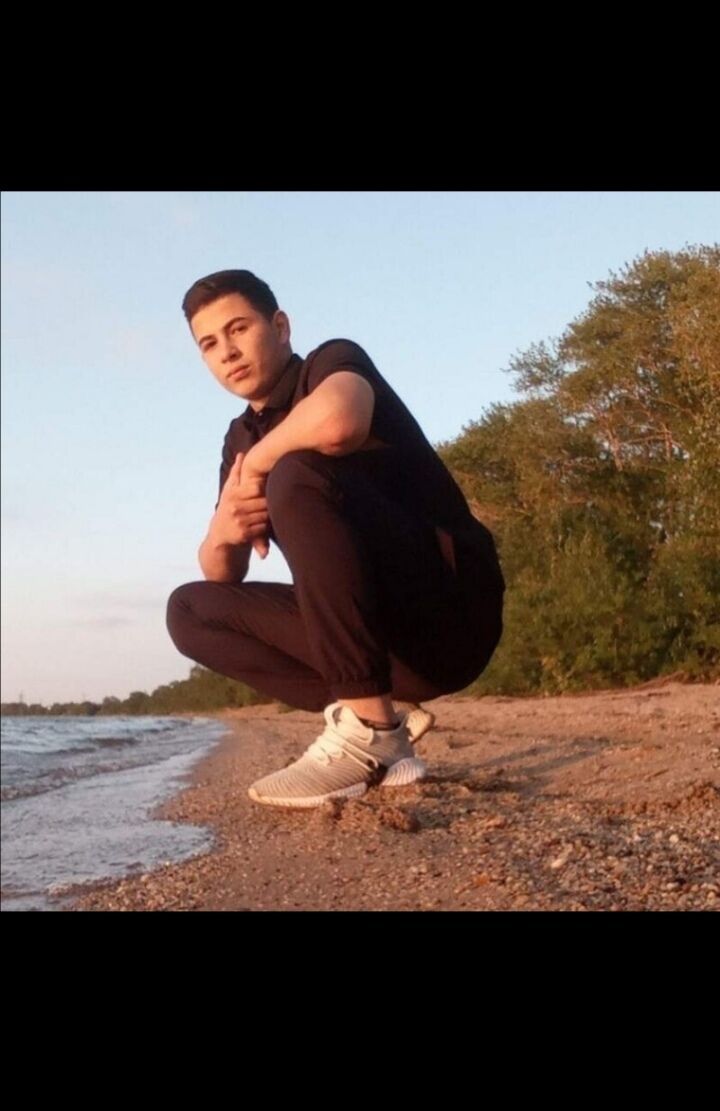  26242725  FARRUKH, 23 ,    