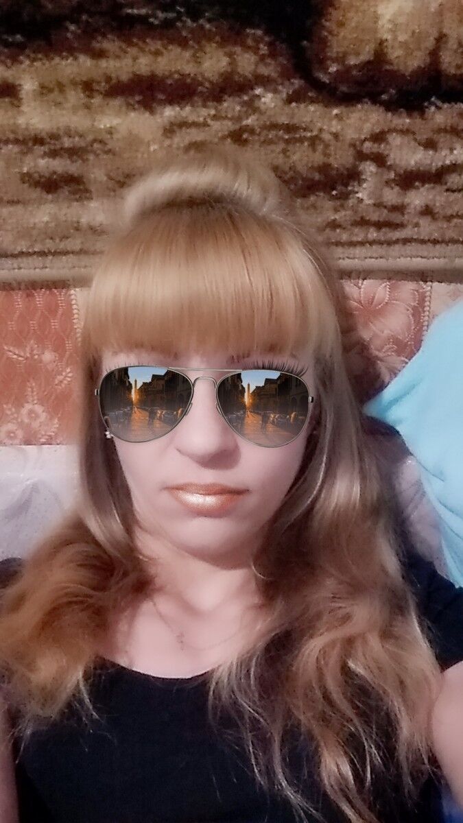  15831205  Mila, 41 ,    