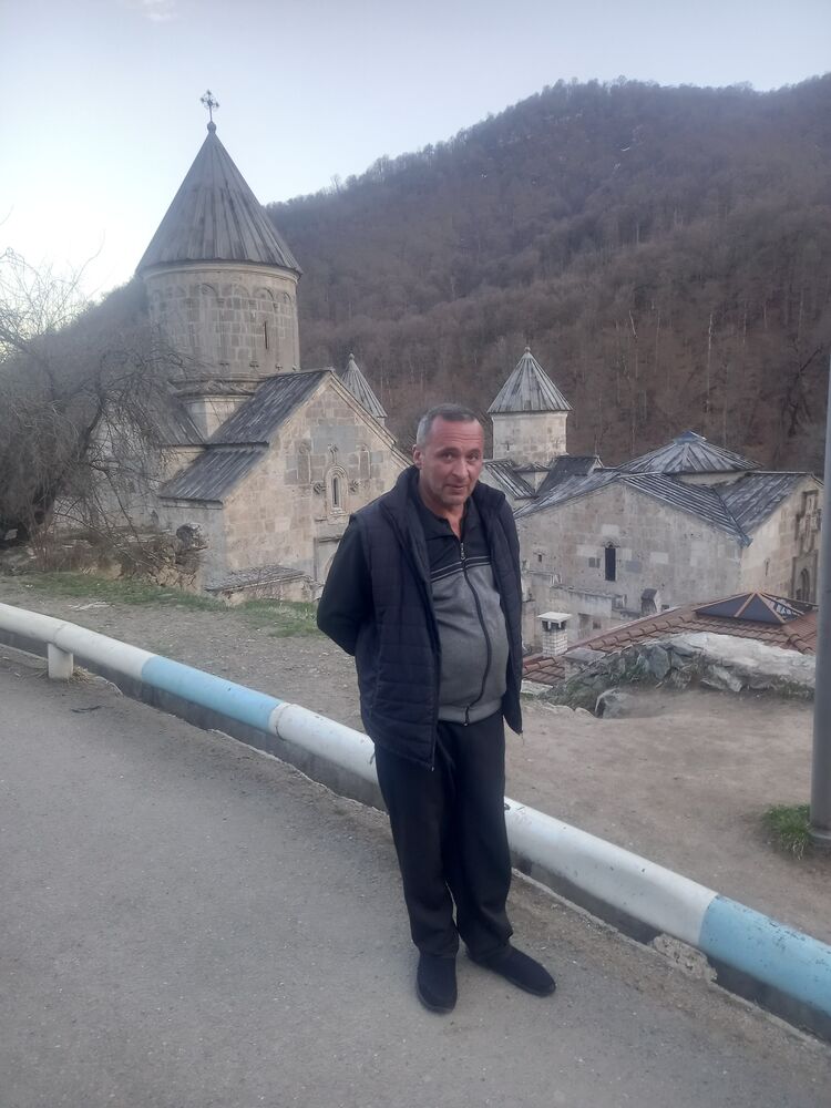  43396765  Sargis, 50 ,    