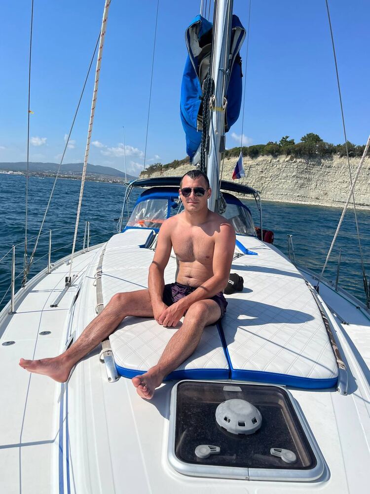  ,   Konstantin, 28 ,   ,   , c , 