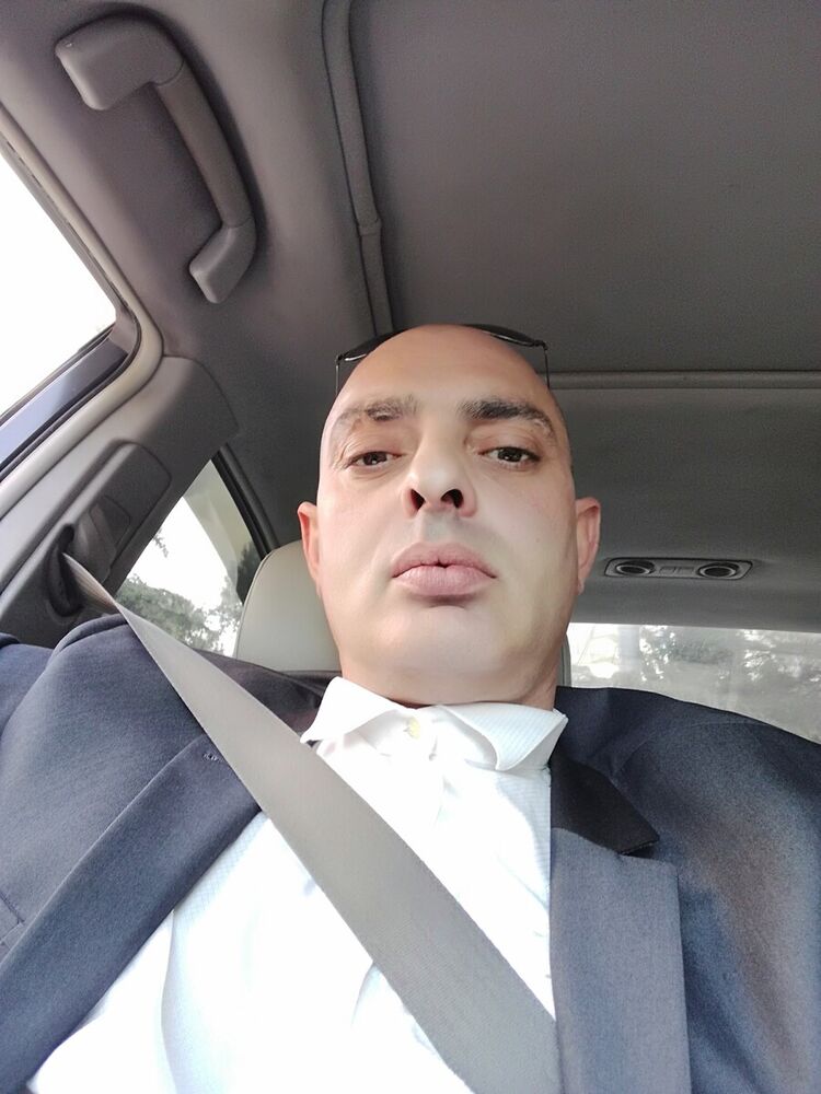  20573885  Zura, 51 ,    