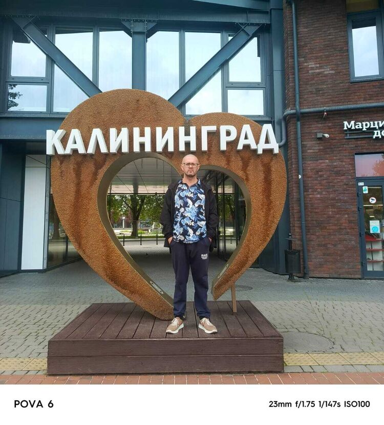  52135705  , 42 ,    