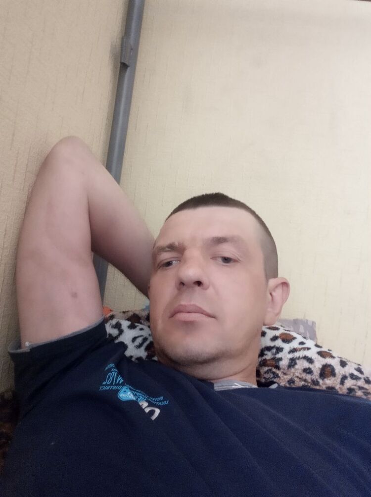  35718015  , 42 ,    