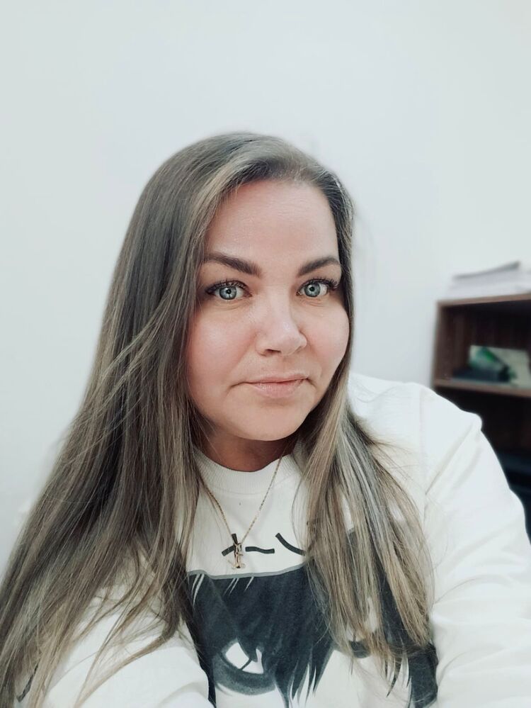  52315705  Marina, 49 ,    