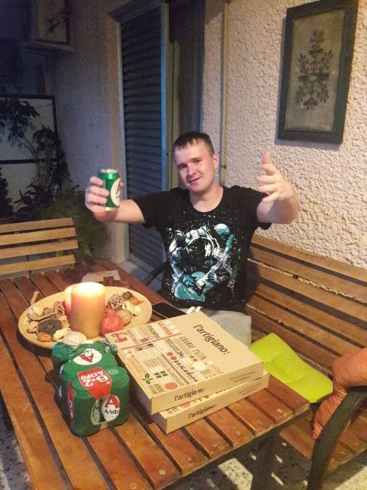  ,   Maks, 33 ,   ,   , c 