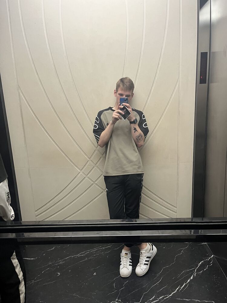  46048135  , 21 ,    