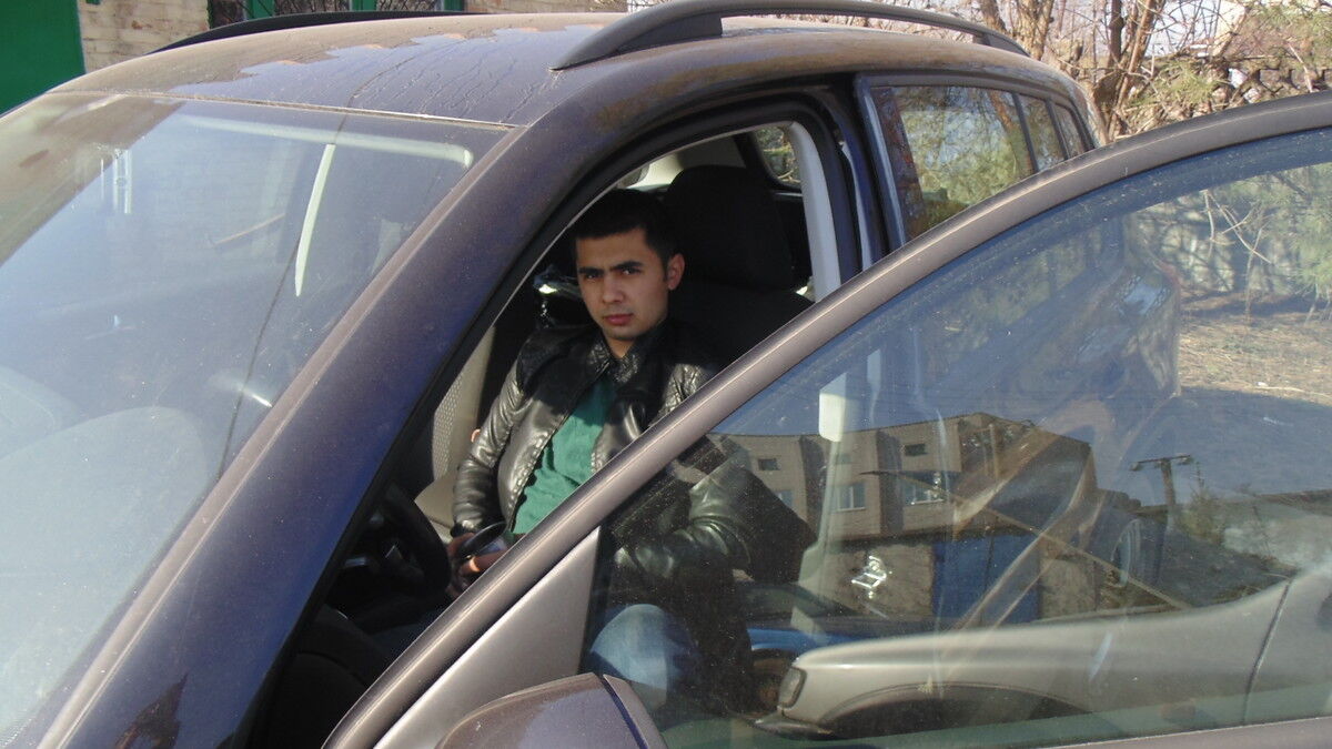  4235375  Abror, 33 ,    