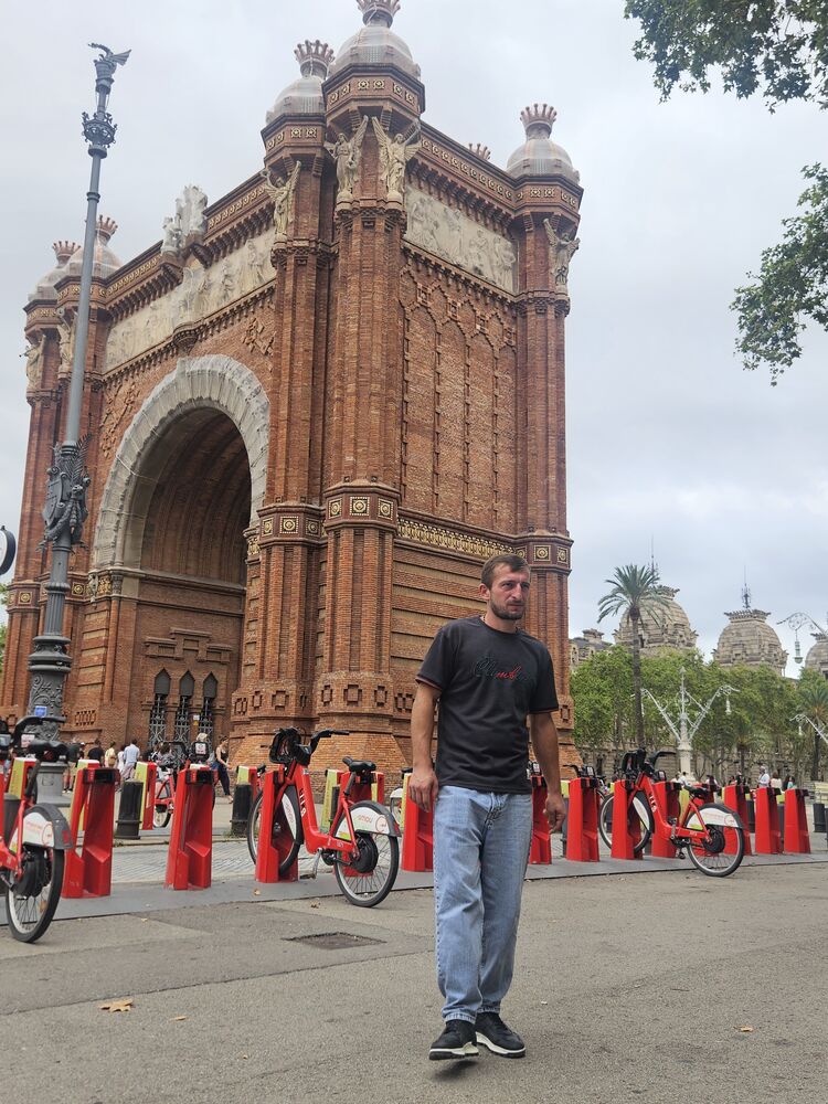  Girona,   , 33 ,   ,   , c 