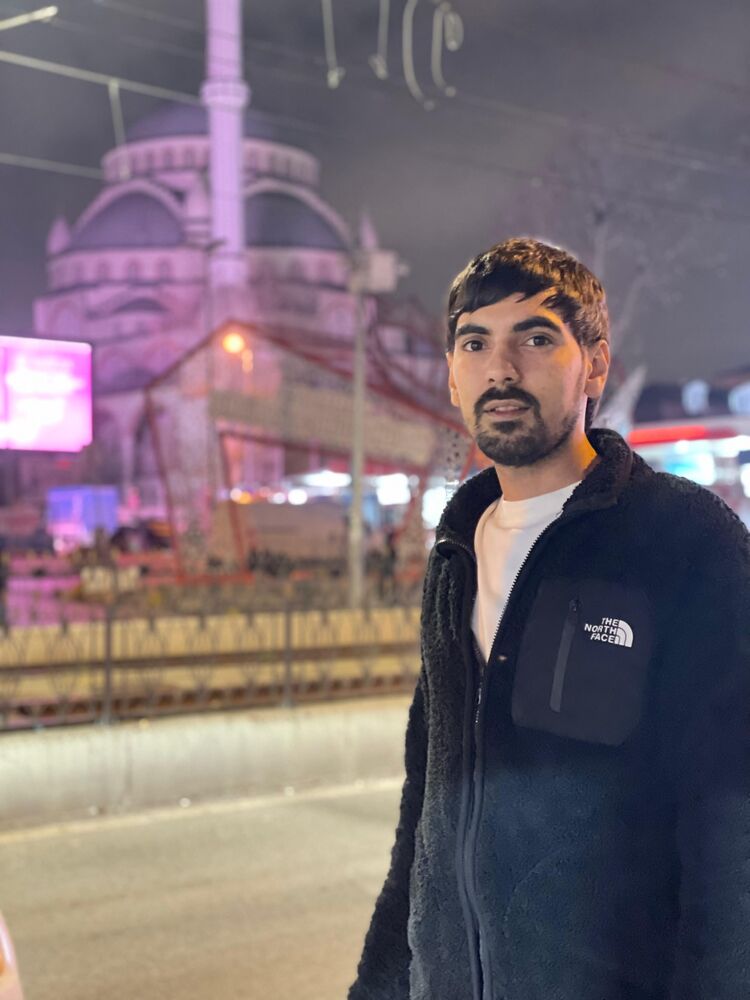  ,   Ali, 27 ,   ,   