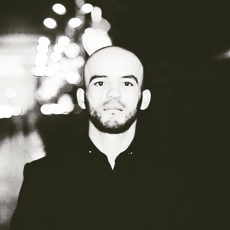  18621415  Ali, 33 ,    