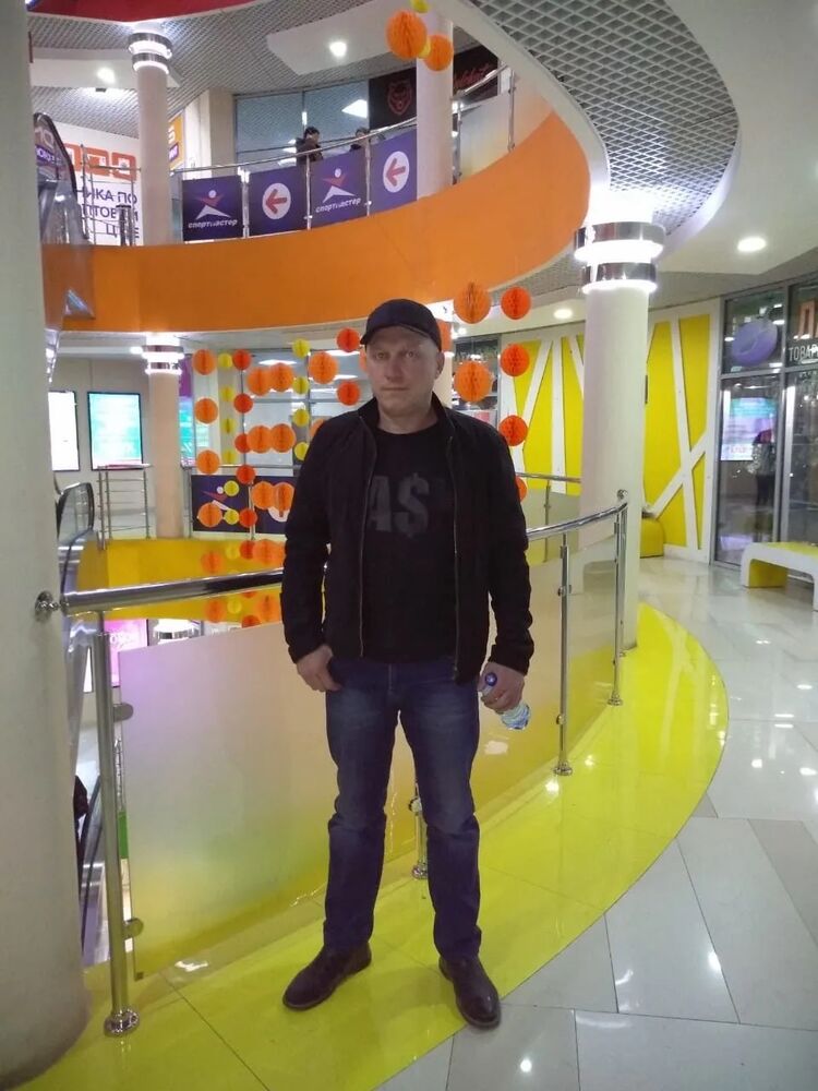  53267305  Misha, 52 ,    