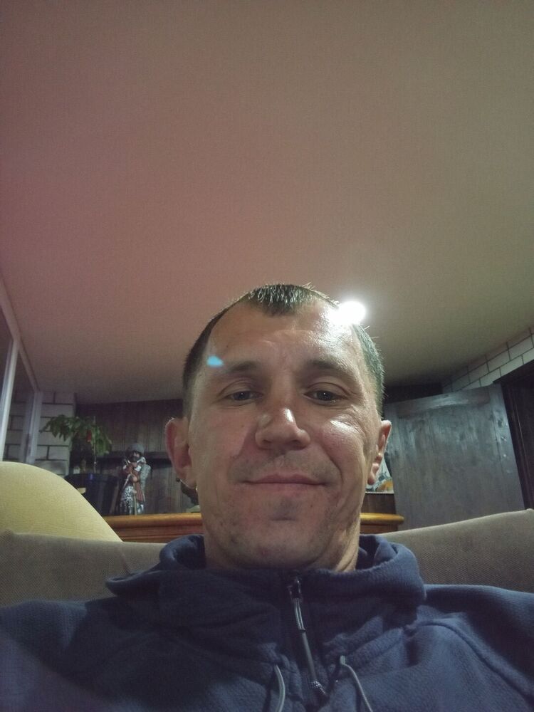  54013975  Vladimir, 37 ,    