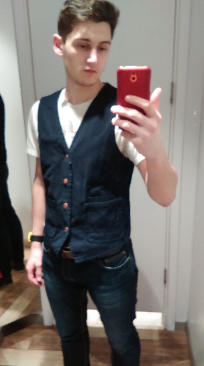  7256255  Pavel, 31 ,    