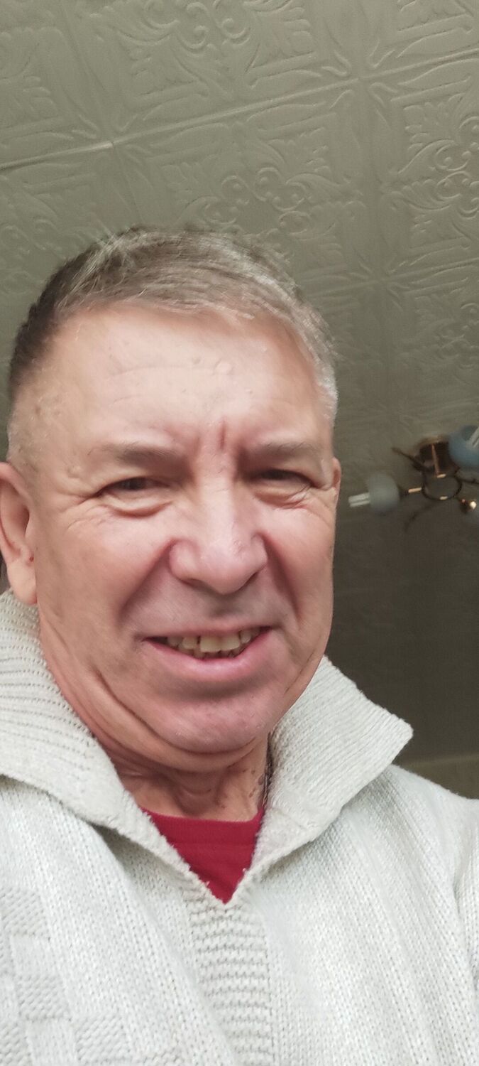  51512805  Serge, 64 ,    