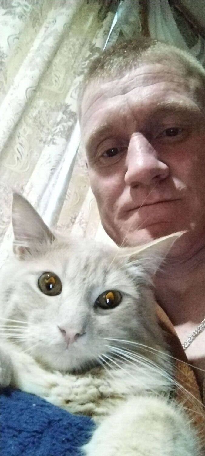  46917385  Alexei, 41 ,    