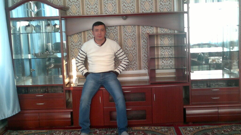  36278645  Dima, 44 ,    