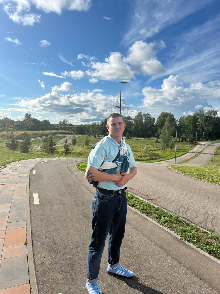  52964225  Maxim, 20 ,    