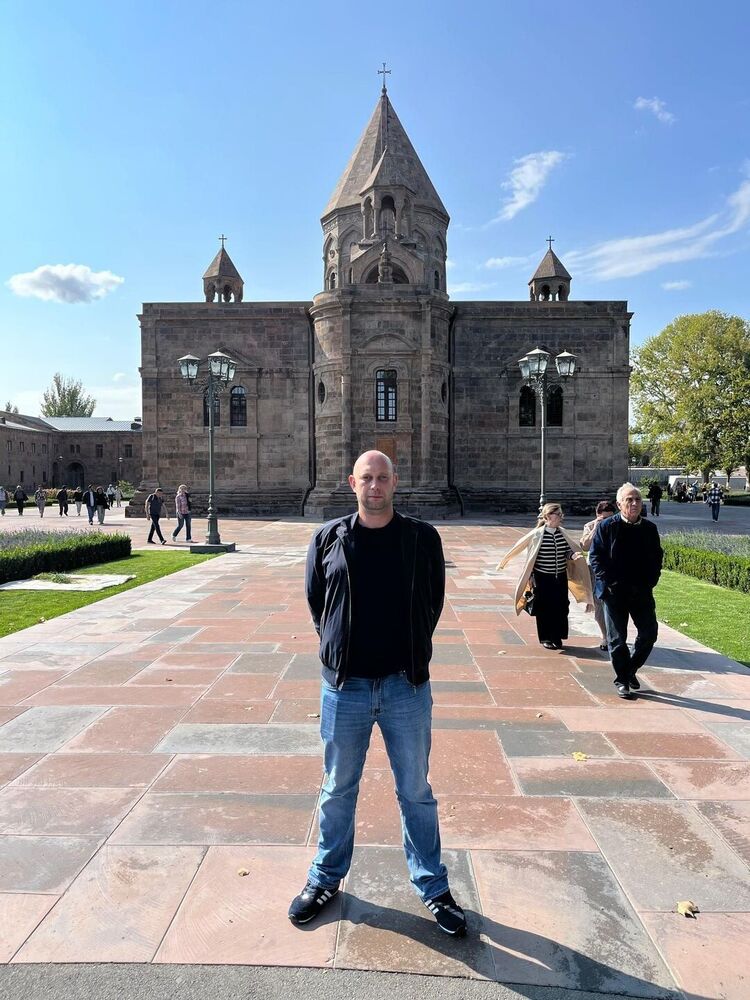  53824435  Sergeev, 37 ,    