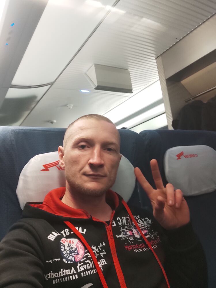  29978245  Alexander, 38 ,    -