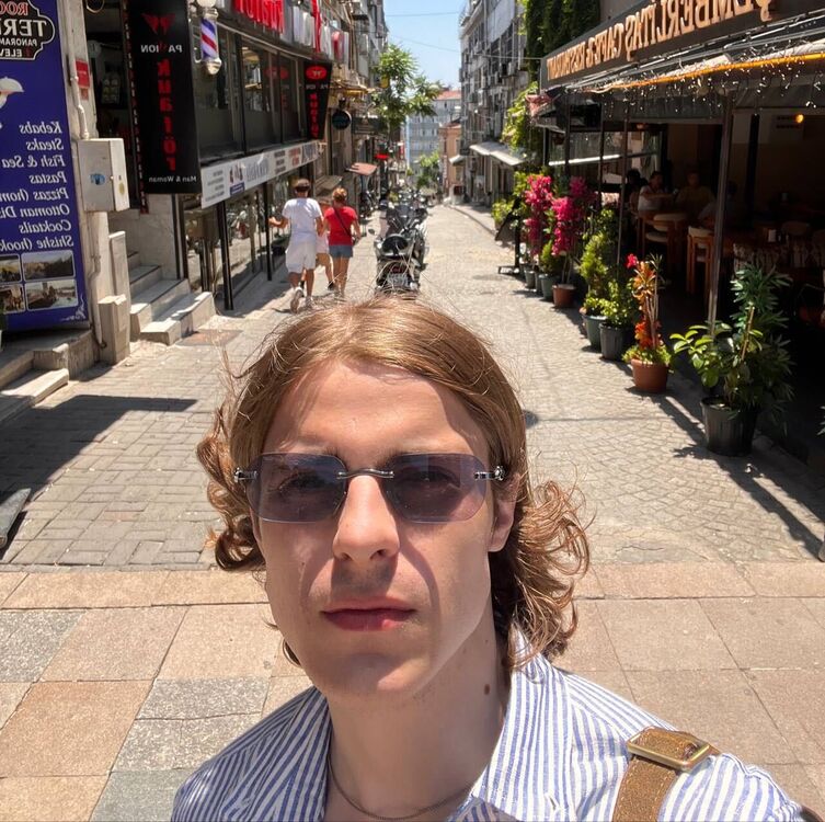  54409005  Eugen, 23 ,    