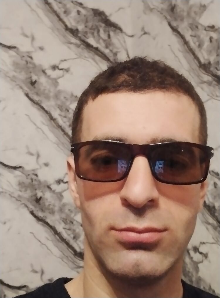  49783945  , 28 ,    