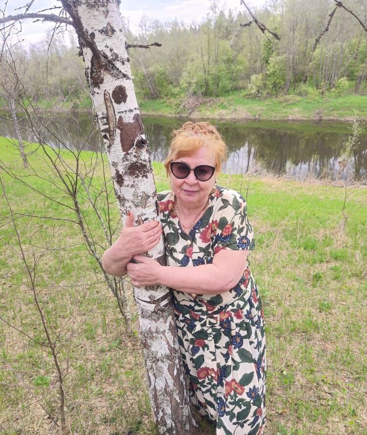  42813385  Galina, 71 ,    