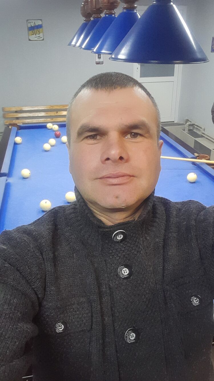  53046725  Andriy, 41 ,    