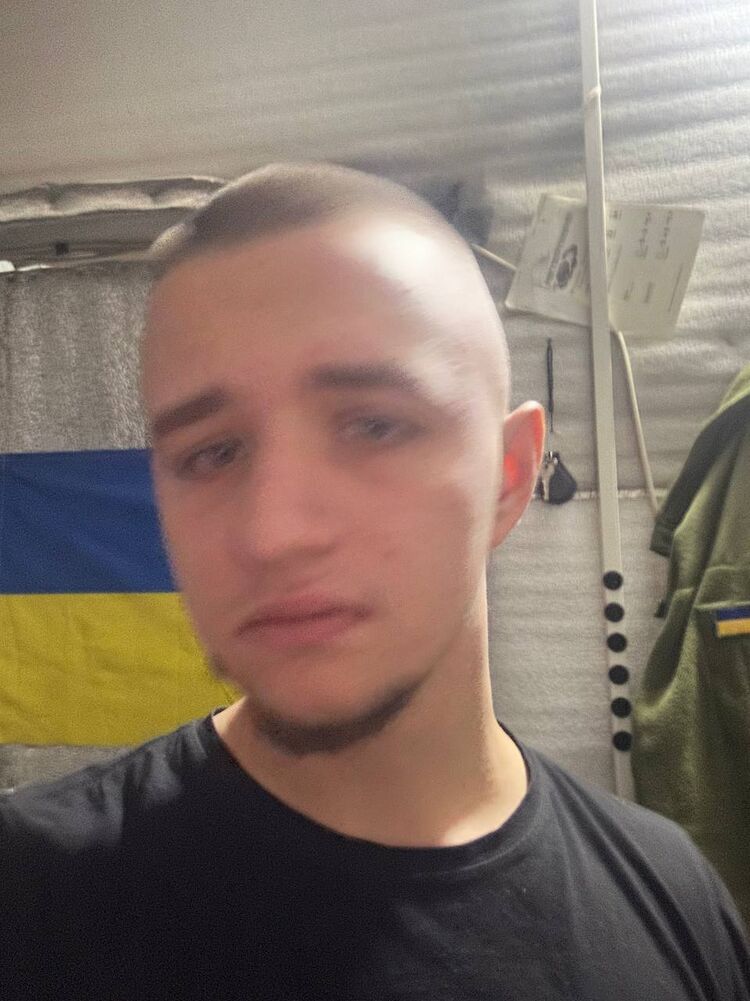  40247285  Kuni, 21 ,    