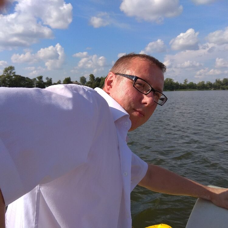  38647325  Oleg, 49 ,    