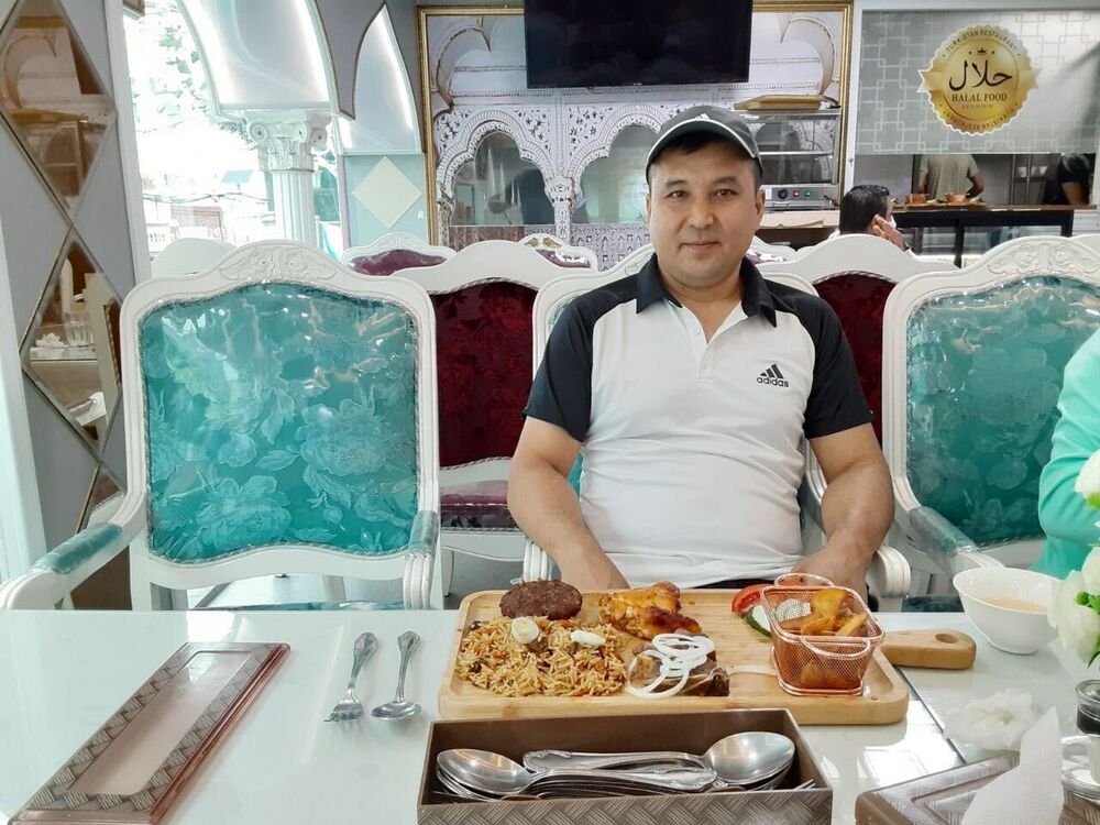  24037205  John, 40 ,    