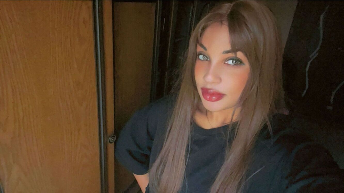  54207555  Claudia, 25 ,    