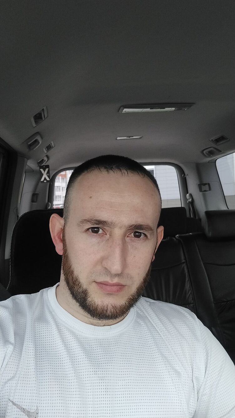  47876195  Ali, 35 ,    