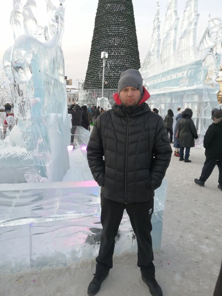  45801425  Artem, 33 ,    
