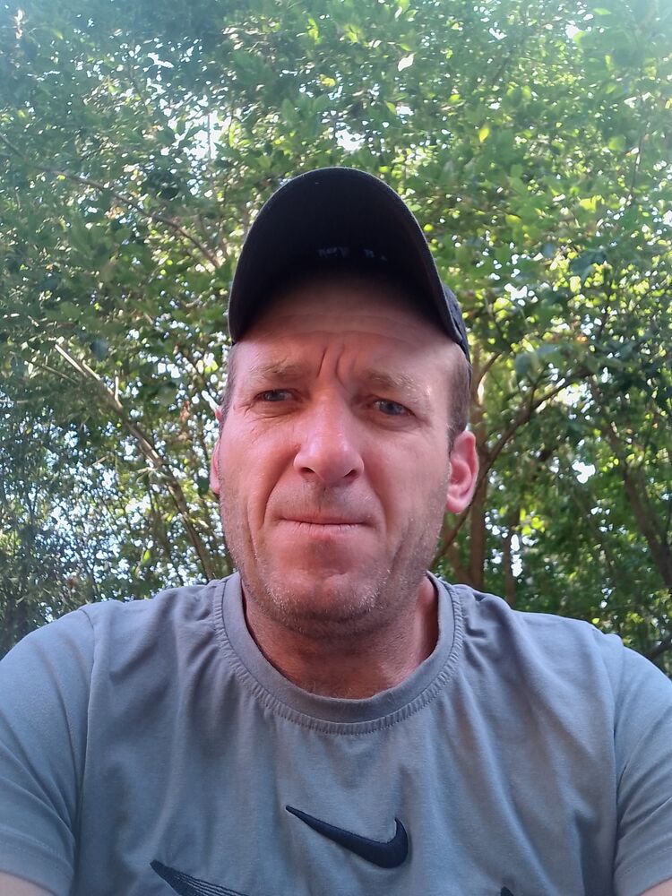  52788315  Vladimir, 42 ,    