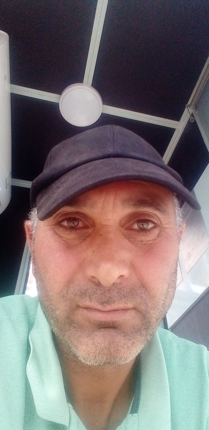  44571385  Hayk, 44 ,    