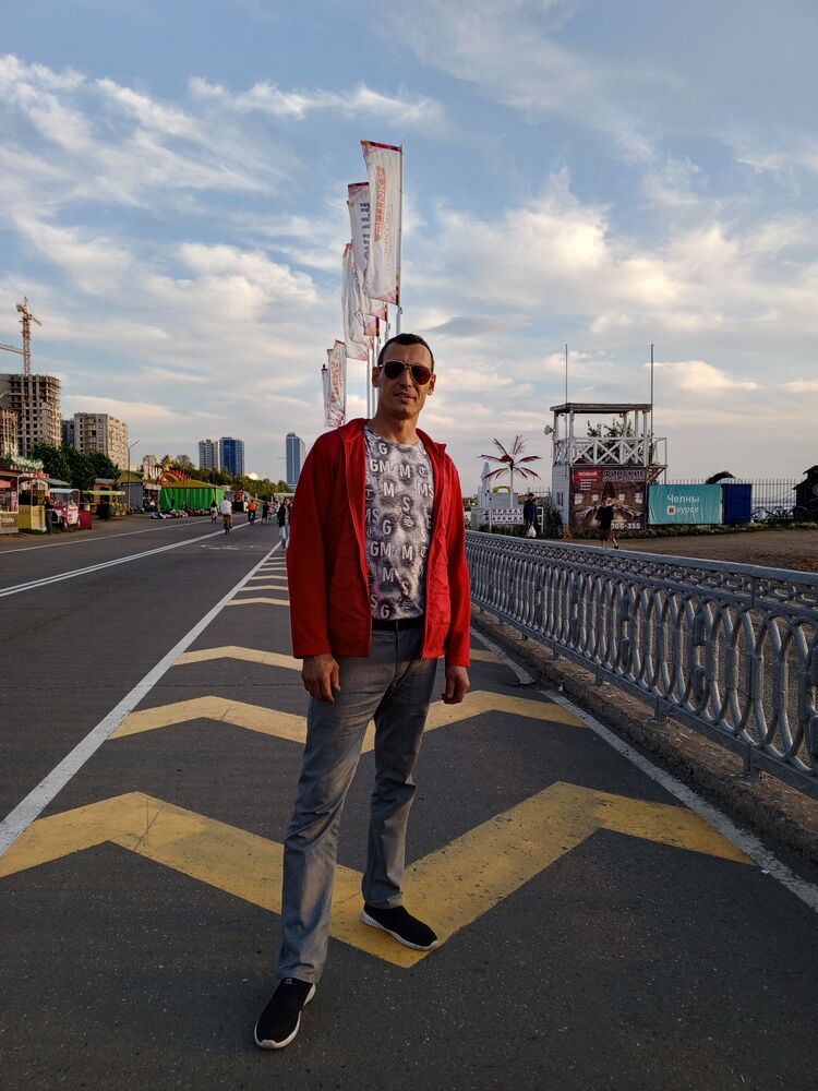  48068265  A, 40 ,     