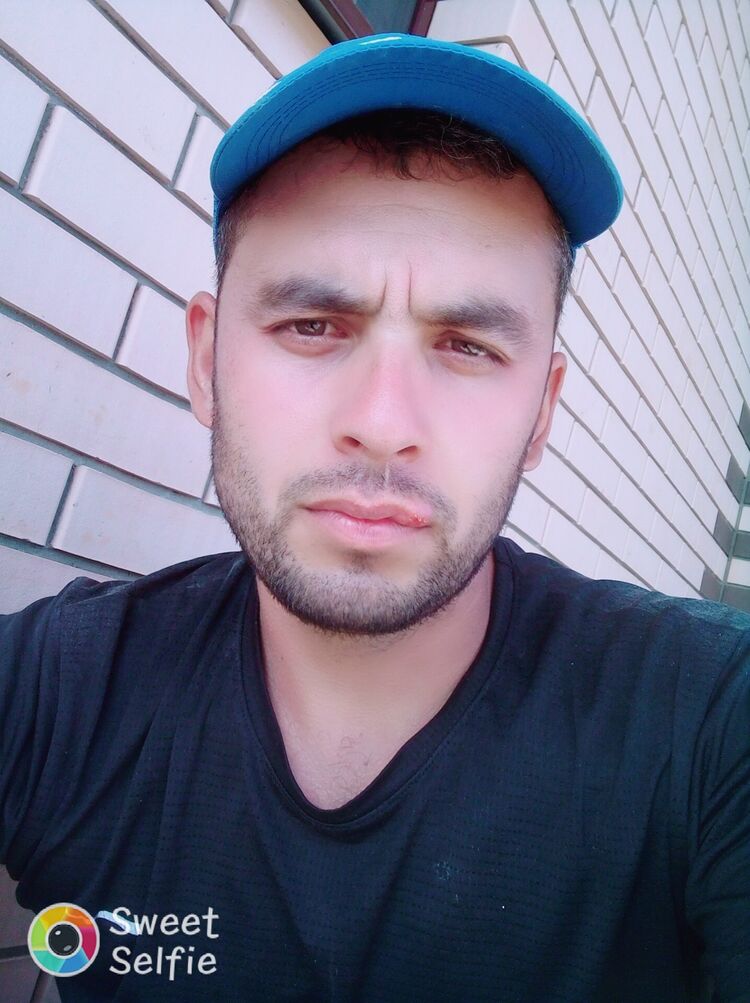  39490325  Taha, 29 ,    