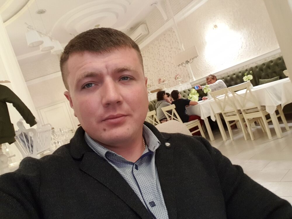  ,   Denis, 40 ,   ,   , c , 