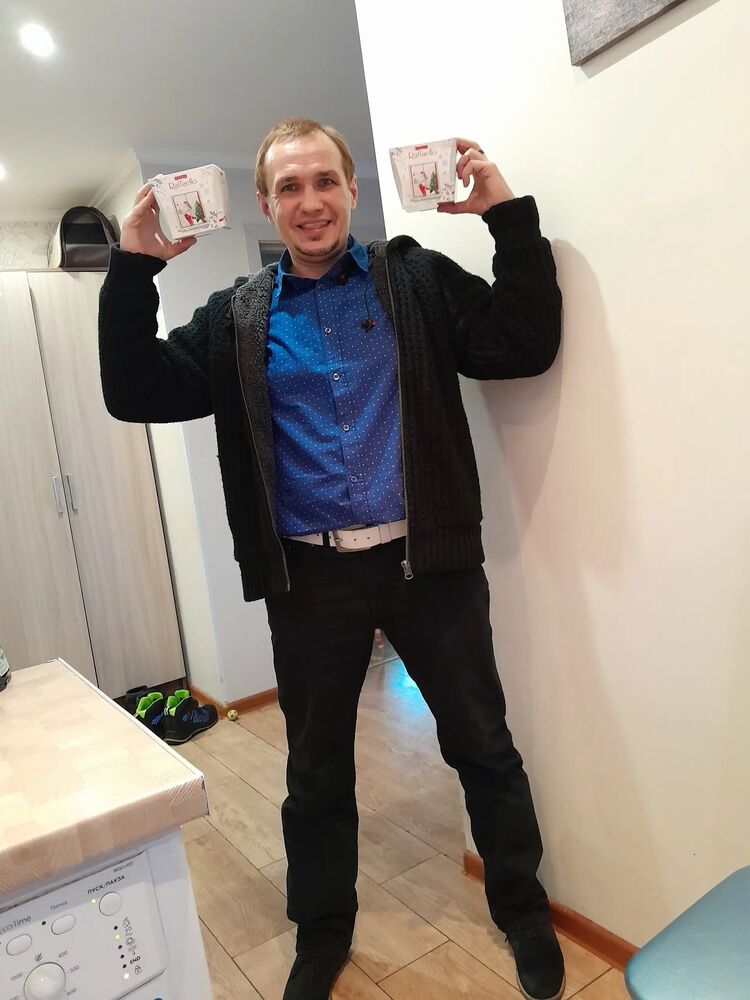  44928195  Vadim Serov, 45 ,    