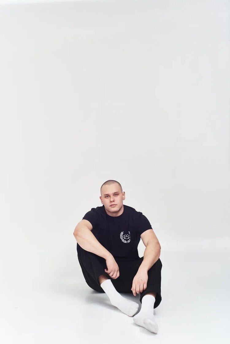  42188655  , 23 ,    -