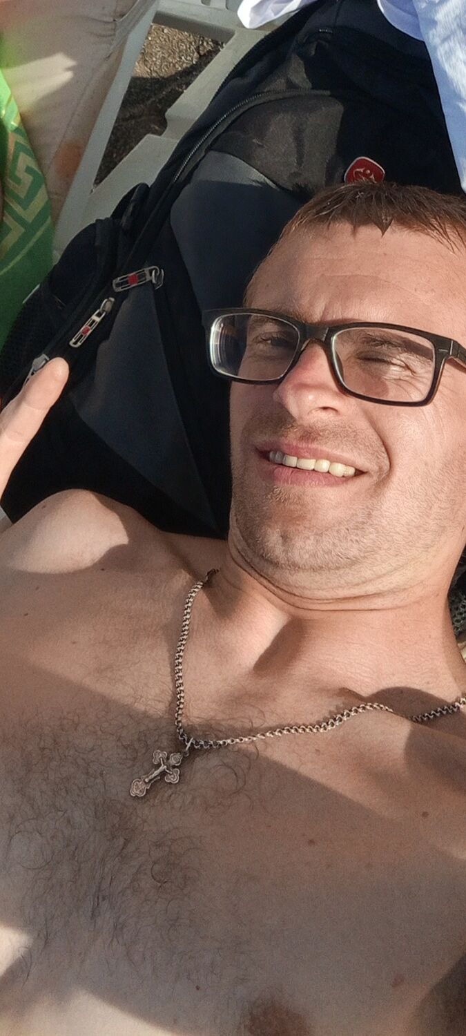  46029535  , 33 ,    
