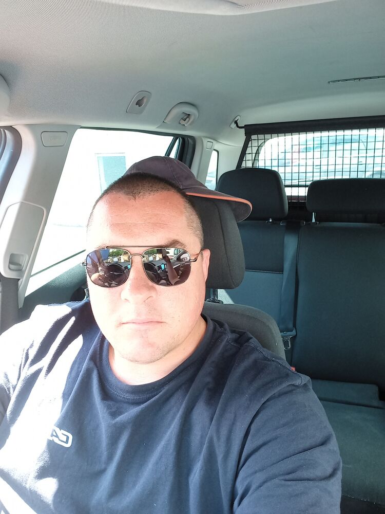  47030805  Sergiu, 46 ,    