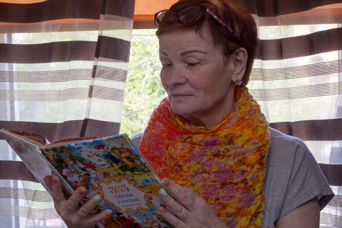  ,   Alevtina, 70 ,   ,   