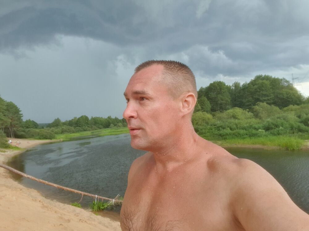  45915365  Alexander, 43 ,    