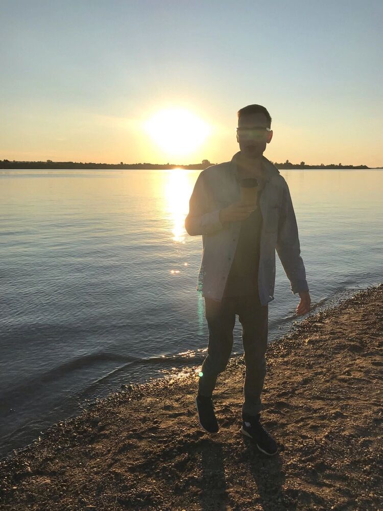  35296515  Viktor, 31 ,    