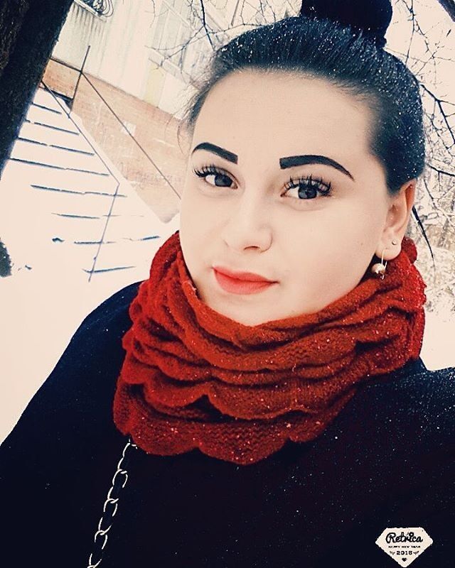  ,   Julia, 29 ,  
